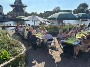 Genieten op het groene plein